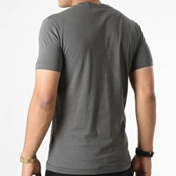 Bon marché 💯 Tee 👚 Shirt 2344 Gris Anthracite de Calvin Klein 🥰 7 Bon marché 💯 Tee 👚 Shirt 2344 Gris Anthracite de Calvin Klein 🥰 -France Calvin Klein Soldes 2024 calvin klein 330420 J30J322344 PRC 20220805T145859 04