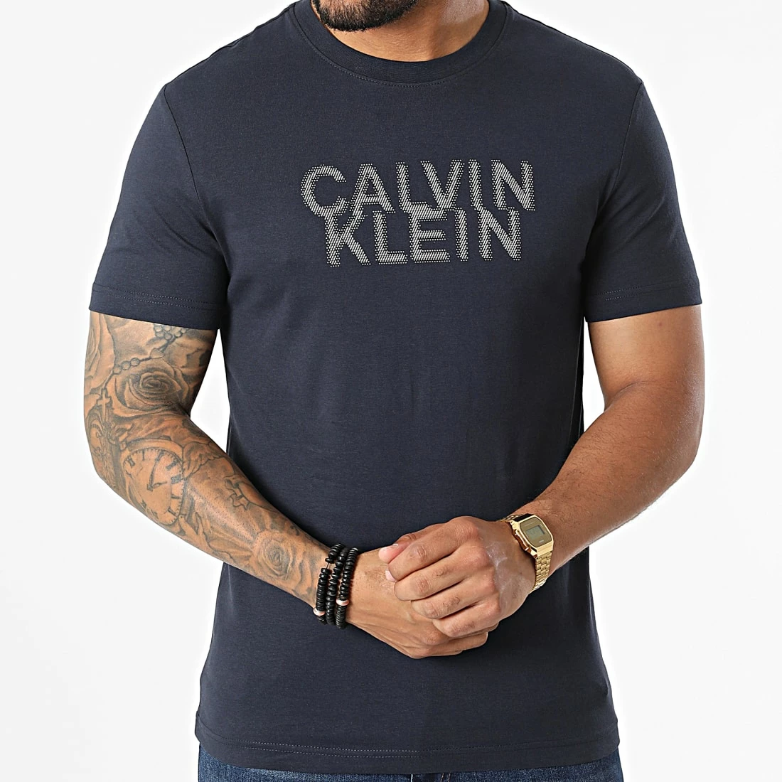 Meilleure vente 🔔 Tee 👕 Shirt Distorted 0113 Bleu Marine de Calvin Klein 🔥 3 Meilleure vente 🔔 Tee 👕 Shirt Distorted 0113 Bleu Marine de Calvin Klein 🔥 – Image 3
