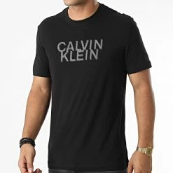 Meilleur prix 😀 Tee 👚 Shirt Distorted Logo 0113 Noir de Calvin Klein ✨