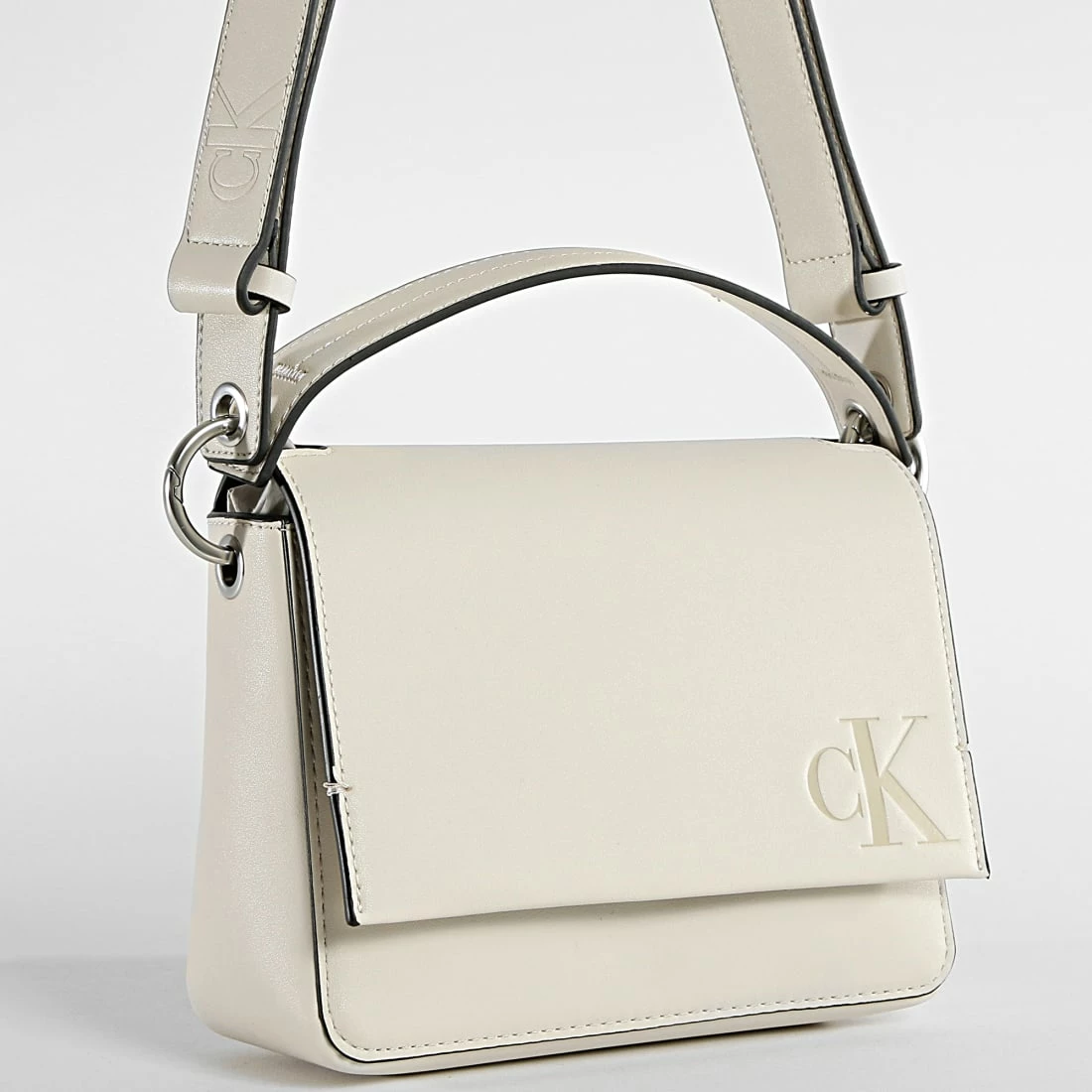 Les meilleures critiques de 🔔 Sac A Main Femme Sculpted Boxy 0067 Beige de Calvin Klein ✨ 1 Les meilleures critiques de 🔔 Sac A Main Femme Sculpted Boxy 0067 Beige de Calvin Klein ✨