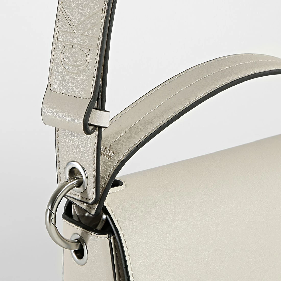 Les meilleures critiques de 🔔 Sac A Main Femme Sculpted Boxy 0067 Beige de Calvin Klein ✨ 2 Les meilleures critiques de 🔔 Sac A Main Femme Sculpted Boxy 0067 Beige de Calvin Klein ✨ – Image 2