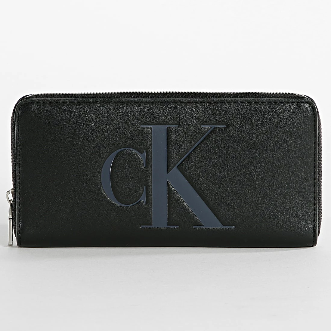 Offres 🥰 Portefeuille Femme Sculpted Mono 0093 Noir de Calvin Klein 🧨 1 Offres 🥰 Portefeuille Femme Sculpted Mono 0093 Noir de Calvin Klein 🧨