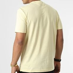 Nouveau 🎉 Tee 👚 Shirt Distorted Logo 0113 Jaune Clair de Calvin Klein 🌟 7 Nouveau 🎉 Tee 👚 Shirt Distorted Logo 0113 Jaune Clair de Calvin Klein 🌟 -France Calvin Klein Soldes 2024 calvin klein 330739 K10K110113 ZHO 20220805T150003 04