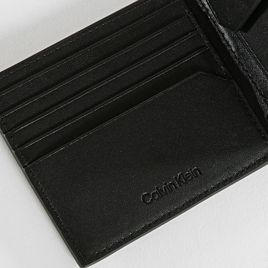 Remise 😉 Portefeuille Mono Bifold 9762 Noir de Calvin Klein 🧨 2 Remise 😉 Portefeuille Mono Bifold 9762 Noir de Calvin Klein 🧨 – Image 2