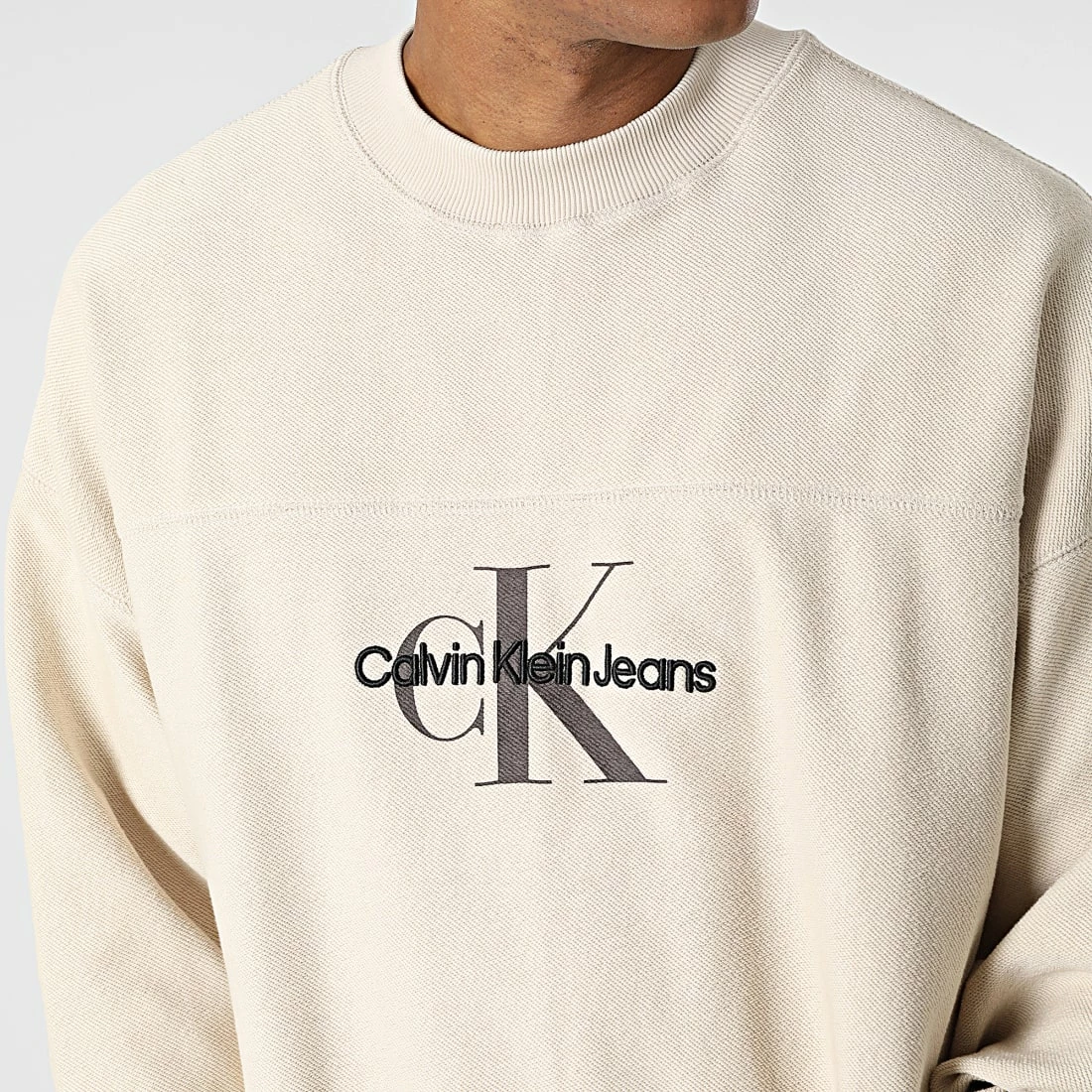 Top 10 🛒 Sweat Crewneck Monologo Textured 1893 Beige de Calvin Klein 😀 2 Top 10 🛒 Sweat Crewneck Monologo Textured 1893 Beige de Calvin Klein 😀 – Image 2