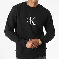 Bon marché ❤️ Sweat Crewneck 1900 Noir de Calvin Klein 👏 -France Calvin Klein Soldes 2024 calvin klein 331179 J30J321900 BEH 20220810T155154 03