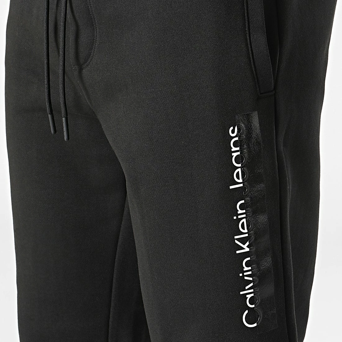 Nouveau 👏 Pantalon Jogging Institutionnal Shine Blocking 2566 Noir de Calvin Klein 🔥 2 Nouveau 👏 Pantalon Jogging Institutionnal Shine Blocking 2566 Noir de Calvin Klein 🔥 – Image 2