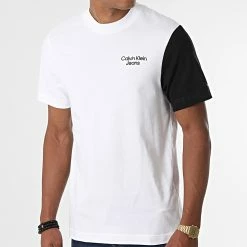 Coupon 🛒 Tee 👚 Shirt Stacked Colorblock 1777 Blanc de Calvin Klein ❤️ -France Calvin Klein Soldes 2024 calvin klein 331203 J30J321777 YAF 20220811T145956 03
