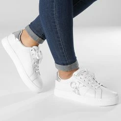 Meilleure affaire ⭐ Baskets Femme Classic Cupsole Lace Up 0775 White Silver de Calvin Klein 🧨 -France Calvin Klein Soldes 2024 calvin klein 331335 YW0YW00775 0LB 20220805T155539 03