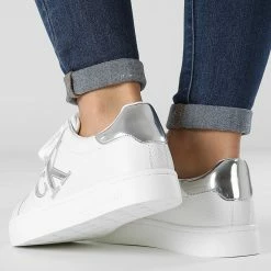 Meilleure affaire ⭐ Baskets Femme Classic Cupsole Lace Up 0775 White Silver de Calvin Klein 🧨 -France Calvin Klein Soldes 2024 calvin klein 331335 YW0YW00775 0LB 20220805T155540 04
