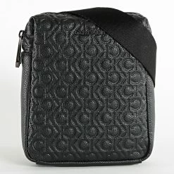 Vente flash 🌟 Sacoche CK Must Mono Reporter 9575 Noir de Calvin Klein 👏