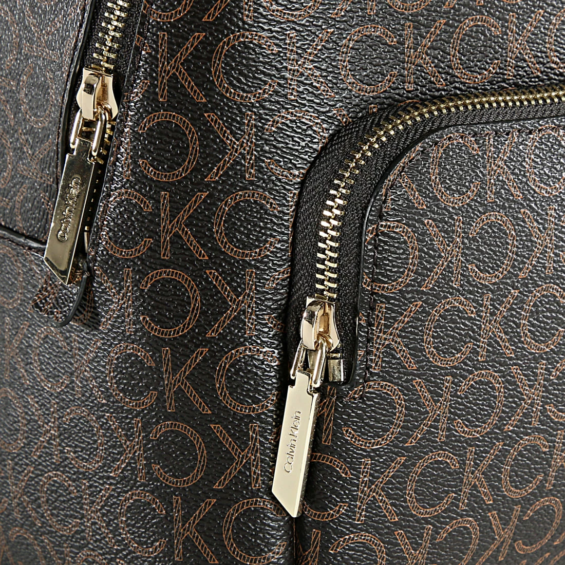 Tout neuf 🤩 Sac A Dos Femme CK Must Campus 9356 Marron de Calvin Klein ✔️ 2 Tout neuf 🤩 Sac A Dos Femme CK Must Campus 9356 Marron de Calvin Klein ✔️ – Image 2