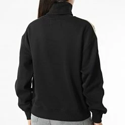 Top 10 👏 Sweat Col Roulé Femme A Bandes Tape 9753 Noir de Calvin Klein 😉 7 Top 10 👏 Sweat Col Roulé Femme A Bandes Tape 9753 Noir de Calvin Klein 😉 -France Calvin Klein Soldes 2024 calvin klein 331573 J20J219753 BEH 20220823T145310 04