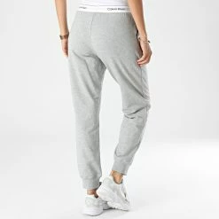 Offres 🤩 Pantalon Jogging Femme QS6872E Gris Chiné de Calvin Klein 😀 7 Offres 🤩 Pantalon Jogging Femme QS6872E Gris Chiné de Calvin Klein 😀 -France Calvin Klein Soldes 2024 calvin klein 333037 QS6872E P7A 20220822T155122 04