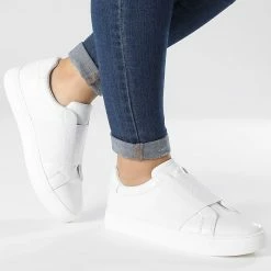 Meilleure affaire 🤩 Baskets Femme Cupsole Slip-On 1325 Triple White de Calvin Klein 🤩 -France Calvin Klein Soldes 2024 calvin klein 333083 HW0HW01325 0K7 20220830T155805 03