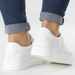 Meilleure affaire 🤩 Baskets Femme Cupsole Slip-On 1325 Triple White de Calvin Klein 🤩 -France Calvin Klein Soldes 2024 calvin klein 333083 HW0HW01325 0K7 20220830T155806 04