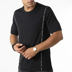 Meilleure affaire 🛒 Tee 👚 Shirt A Bandes GMF2K110 Noir de Calvin Klein ❤️ -France Calvin Klein Soldes 2024 calvin klein 333197 GMF2K110 BAE 20220823T140710 03