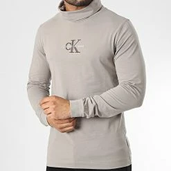 Le moins cher 🎁 Tee 👕 Shirt Manches Longues Col Roulé 1701 Beige Foncé de Calvin Klein 🎁 -France Calvin Klein Soldes 2024 calvin klein 333430 J30J321701 A03 20220819T143312 03