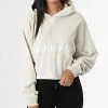 Promo 🌟 Sweat Capuche Crop Femme 8986 Beige de Calvin Klein ✨