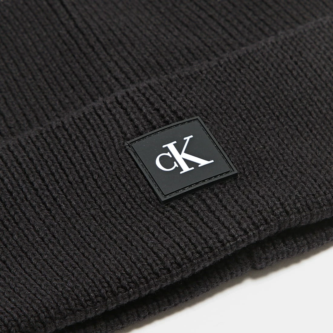 Nouveau 🥰 Bonnet Monogram 9896 Noir de Calvin Klein 🌟 2 Nouveau 🥰 Bonnet Monogram 9896 Noir de Calvin Klein 🌟 – Image 2