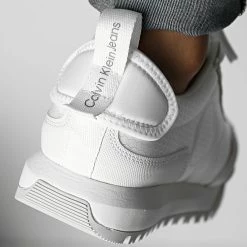 Tout neuf 🎉 Baskets Toothy Runner 0417 Triple White de Calvin Klein 💯 7 Tout neuf 🎉 Baskets Toothy Runner 0417 Triple White de Calvin Klein 💯 -France Calvin Klein Soldes 2024 calvin klein 334088 YM0YM00417 0K8 20220830T154829 04