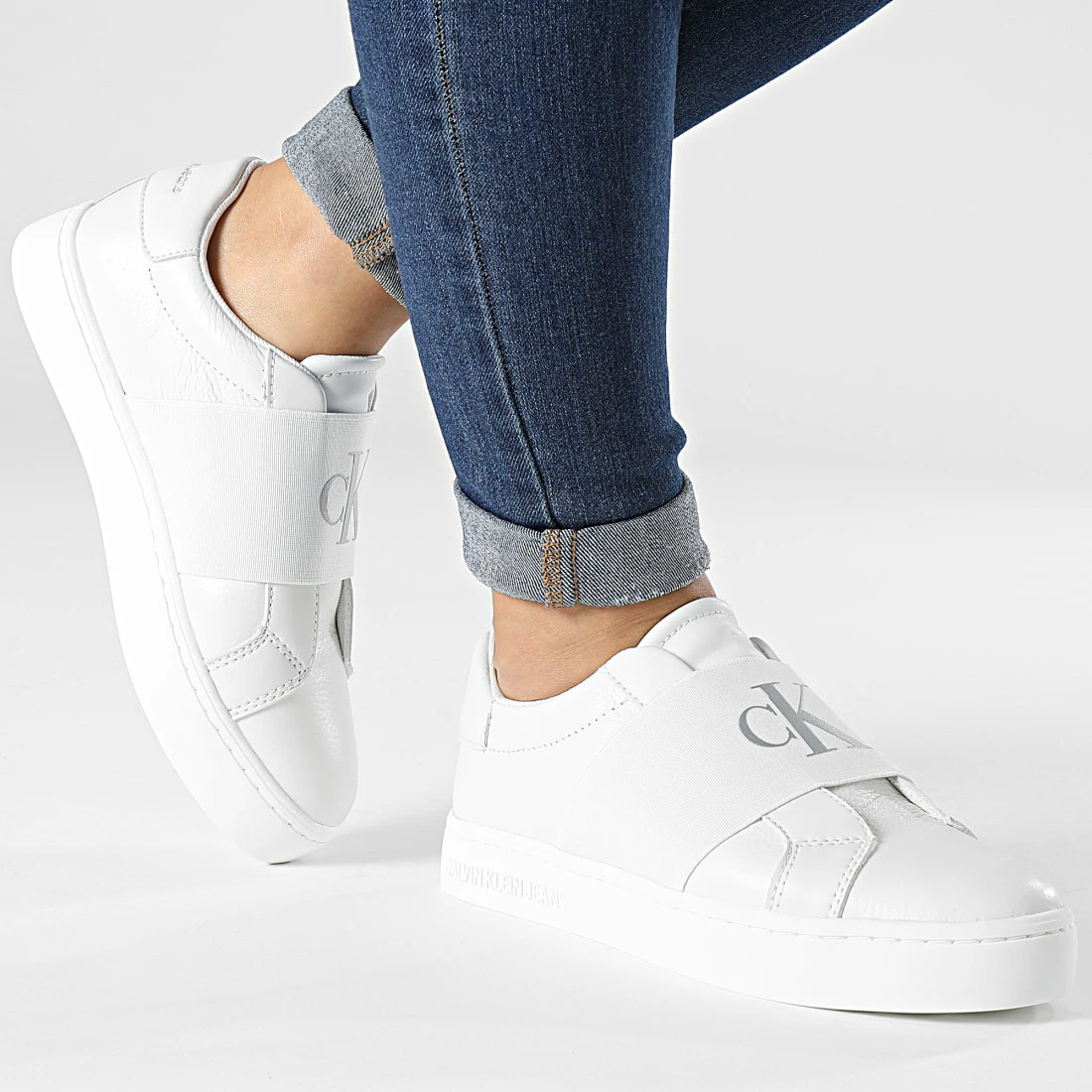 Promo 🤩 Baskets Femme Classic Cupsole Ribbon 0776 White Silver de Calvin Klein 🔔 3 Promo 🤩 Baskets Femme Classic Cupsole Ribbon 0776 White Silver de Calvin Klein 🔔 – Image 3