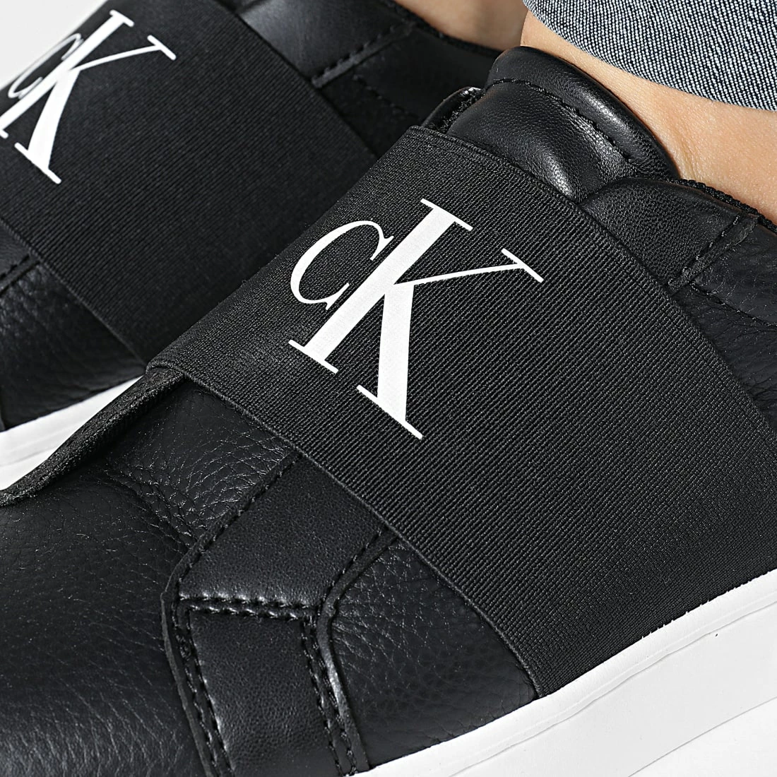 De gros 🥰 Baskets Femme Classic Cupsole Ribbon 0776 Black de Calvin Klein ✨ 2 De gros 🥰 Baskets Femme Classic Cupsole Ribbon 0776 Black de Calvin Klein ✨ – Image 2