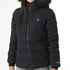 Remise 🧨 Doudoune Capuche Fourrure Femme 9824 Noir de Calvin Klein ❤️ -France Calvin Klein Soldes 2024 calvin klein 334727 J20J219824 BEH 20220901T154935 03