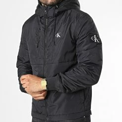 Nouveau 🔥 Veste Zippée Capuche Padded Harrington 2180 Noir de Calvin Klein 💯 -France Calvin Klein Soldes 2024 calvin klein 334769 J30J322180 BEH 20220906T141524 03