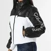 Bon marché 🛒 Doudoune Femme Color Blocking 9832 Blanc Noir de Calvin Klein 🥰