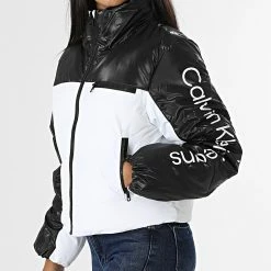 Bon marché 🛒 Doudoune Femme Color Blocking 9832 Blanc Noir de Calvin Klein 🥰