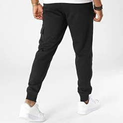 Top 10 🔥 Pantalon Jogging A Bande Logo Tape Cargo 2050 Noir de Calvin Klein 🔥 -France Calvin Klein Soldes 2024 calvin klein 335487 J30J322050 BEH 20220906T140509 04
