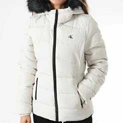 Vente flash ❤️ Doudoune Capuche Fourrure Femme 9824 Beige de Calvin Klein ⌛