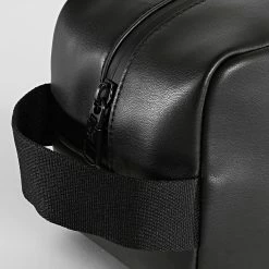 Budget 🥰 Trousse De toilette Monogram 9865 Noir de Calvin Klein 😍 6 Budget 🥰 Trousse De toilette Monogram 9865 Noir de Calvin Klein 😍 -France Calvin Klein Soldes 2024 calvin klein 336335 K50K509865 BDS 20220908T152100 03