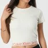 Vente flash ⌛ Tee 👕 Shirt Crop Femme 9893 Beige de Calvin Klein ⭐