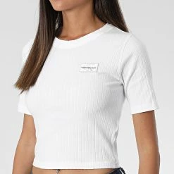 Tout neuf 🔔 Tee 👕 Shirt Crop Femme 9895 Blanc de Calvin Klein ❤️ -France Calvin Klein Soldes 2024 calvin klein 336617 J20J219895 YAF 20220929T151510 03
