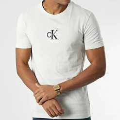 De gros 🎉 Tee 👕 Shirt 0855 Gris de Calvin Klein 💯 6 De gros 🎉 Tee 👕 Shirt 0855 Gris de Calvin Klein 💯 -France Calvin Klein Soldes 2024 calvin klein 336639 J30J320855 PRF 20221026T135701 03