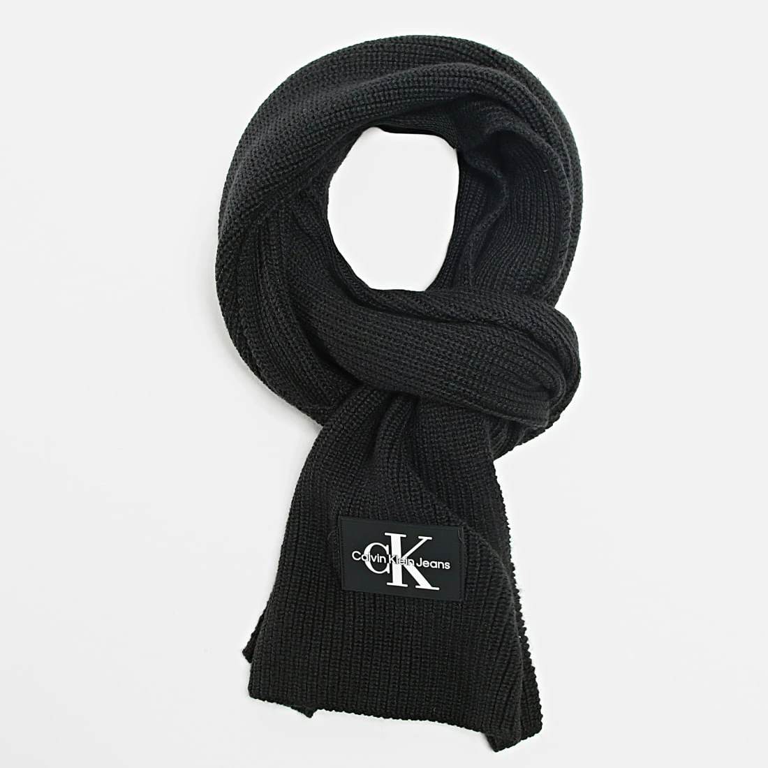 Top 10 😉 Coffret Echarpe Et Bonnet Monologo Patch 9910 Noir de Calvin Klein ⭐ 4 Top 10 😉 Coffret Echarpe Et Bonnet Monologo Patch 9910 Noir de Calvin Klein ⭐ – Image 4