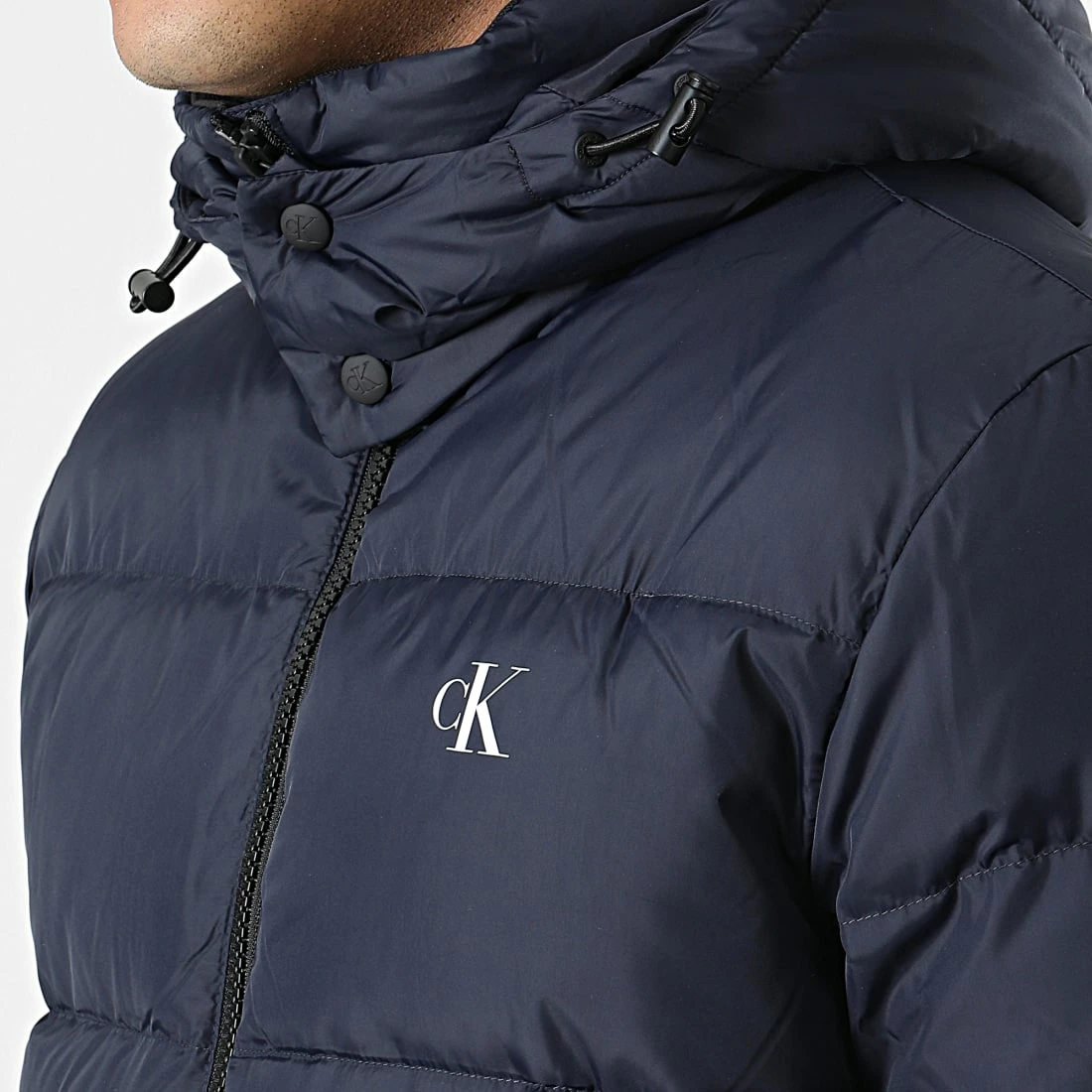 Tout neuf 😀 Doudoune Capuche Essential Down 8412 Bleu Marine de Calvin Klein ⌛ 2 Tout neuf 😀 Doudoune Capuche Essential Down 8412 Bleu Marine de Calvin Klein ⌛ – Image 2