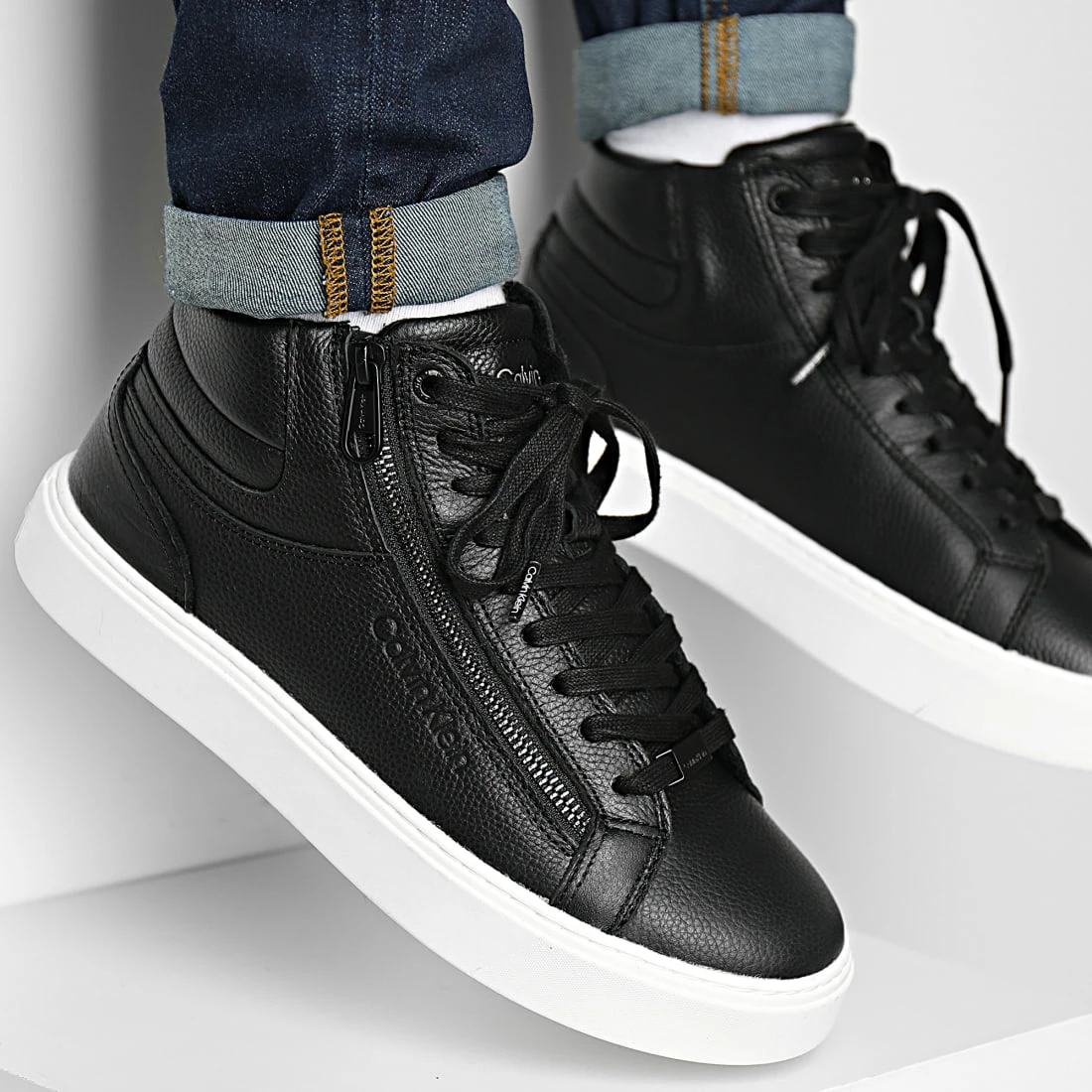 Tout neuf 😍 Baskets High Top Lace Up 0810 PVH Black de Calvin Klein 🤩 1 Tout neuf 😍 Baskets High Top Lace Up 0810 PVH Black de Calvin Klein 🤩