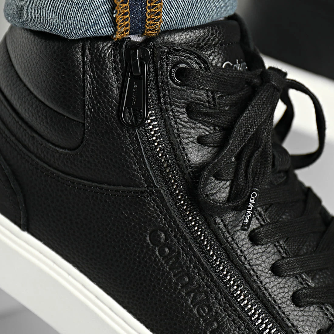 Tout neuf 😍 Baskets High Top Lace Up 0810 PVH Black de Calvin Klein 🤩 2 Tout neuf 😍 Baskets High Top Lace Up 0810 PVH Black de Calvin Klein 🤩 – Image 2