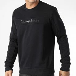 Meilleure vente 🔥 Sweat Crewneck GMF2A319 Noir de Calvin Klein 👏