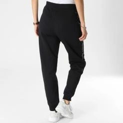 Vente flash ✔️ Pantalon Jogging A Bandes Femme GWF2P601 Noir de Calvin Klein 🤩 -France Calvin Klein Soldes 2024 calvin klein 338502 GWF2P601 BAE 20221110T142810 04