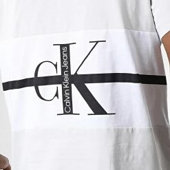 Bon marché 🧨 Tee 👕 Shirt 2189 Gris Clair de Calvin Klein 👏 -France Calvin Klein Soldes 2024 calvin klein 339221 J30J322189 PRF 20221024T151142 02