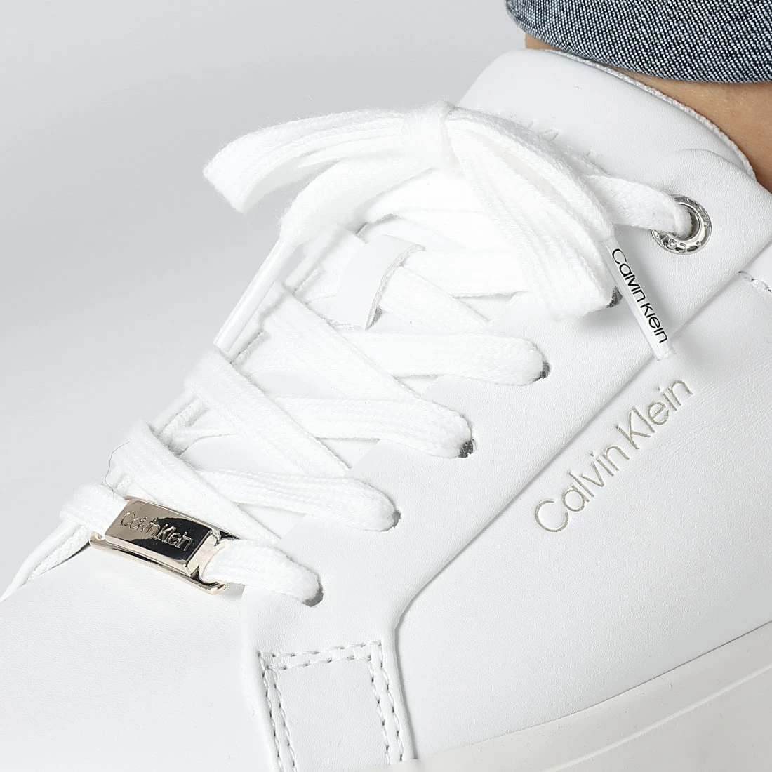 De gros ⌛ Baskets Femme Vulc Lace Up 1342 White Pale Gold de Calvin Klein 😉 2 De gros ⌛ Baskets Femme Vulc Lace Up 1342 White Pale Gold de Calvin Klein 😉 – Image 2