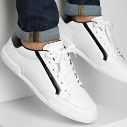 Sortie 😍 Baskets Low Top Lace Up Leather 0821 White Black de Calvin Klein ❤️