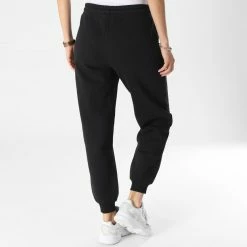 Coupon 😉 Pantalon Jogging Femme Monologo Cuffed 8971 Noir de Calvin Klein 🥰 -France Calvin Klein Soldes 2024 calvin klein 342072 J20J218971 BEH 20221110T142927 04