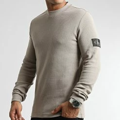 Acheter 🤩 Pull Monologo Badge 6610 Beige Foncé de Calvin Klein 🔥 -France Calvin Klein Soldes 2024 calvin klein 342511 J30J316610 A03 20221014T080612 13