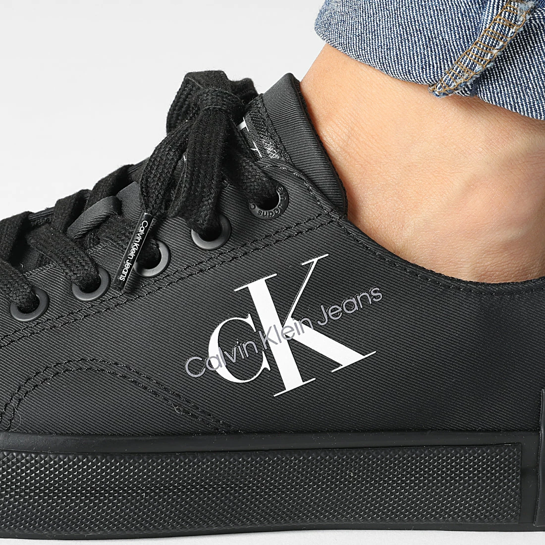Offres ✨ Baskets Femme Essential Vulcanized 0756 Black de Calvin Klein 😀 2 Offres ✨ Baskets Femme Essential Vulcanized 0756 Black de Calvin Klein 😀 – Image 2