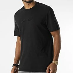 Meilleure affaire 😉 Tee 👚 Shirt Large Debossed 9900 Noir de Calvin Klein 😉